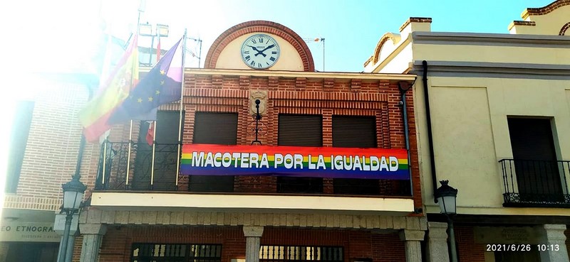El Ayto de Macotera se suma a las reivindicaciones del día del orgullo LGTBIQ+. Libertad, diversidad, respeto, tolerancia, derechos, igualdad.